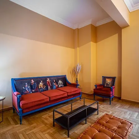 In Art Comfy Cultural Flat 3is