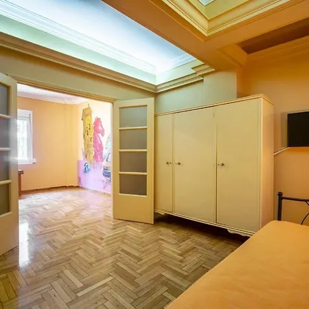 In Art Comfy Cultural Flat 3is Apartment *